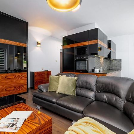 Stylish Korfantego Apartment Next To Spodek By Noclegi Renters Katovice Exteriér fotografie