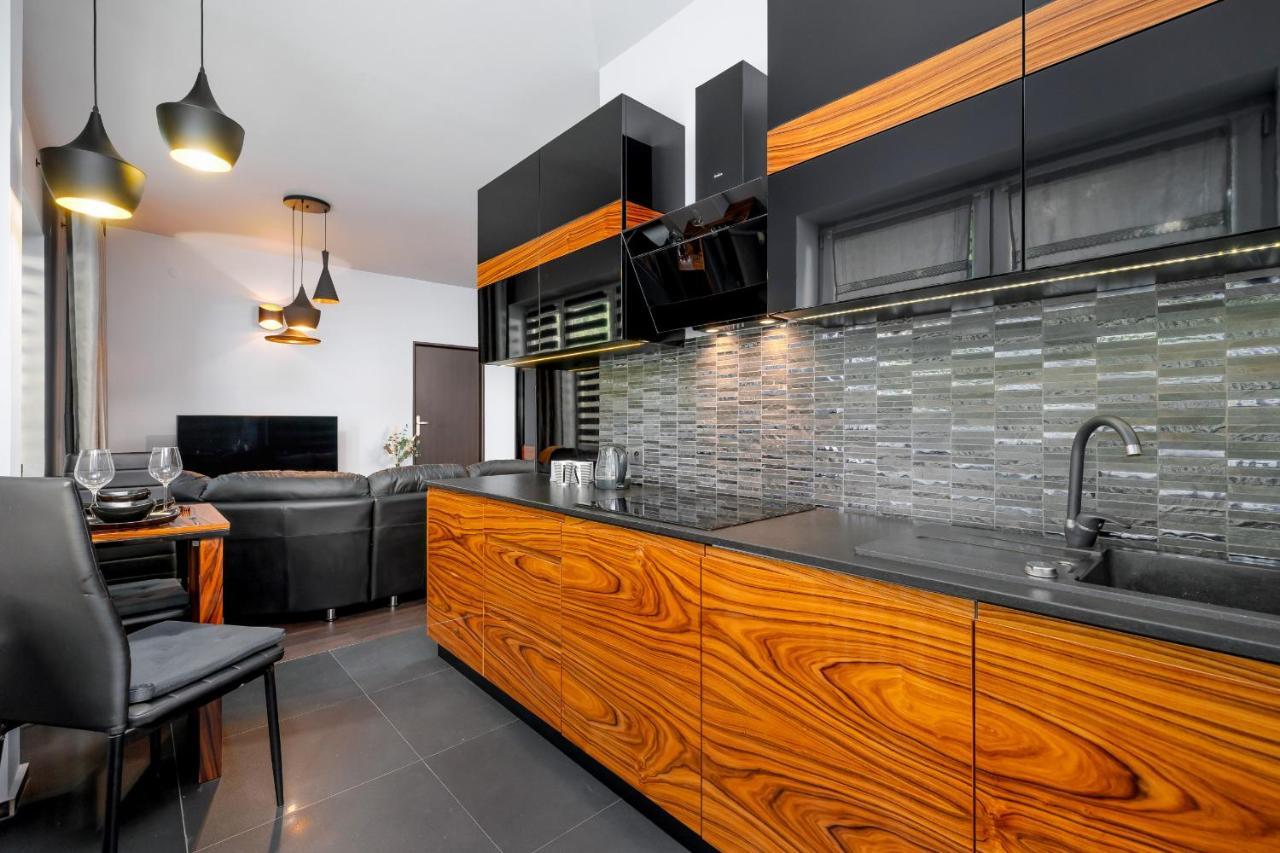 Stylish Korfantego Apartment Next To Spodek By Noclegi Renters Katovice Exteriér fotografie